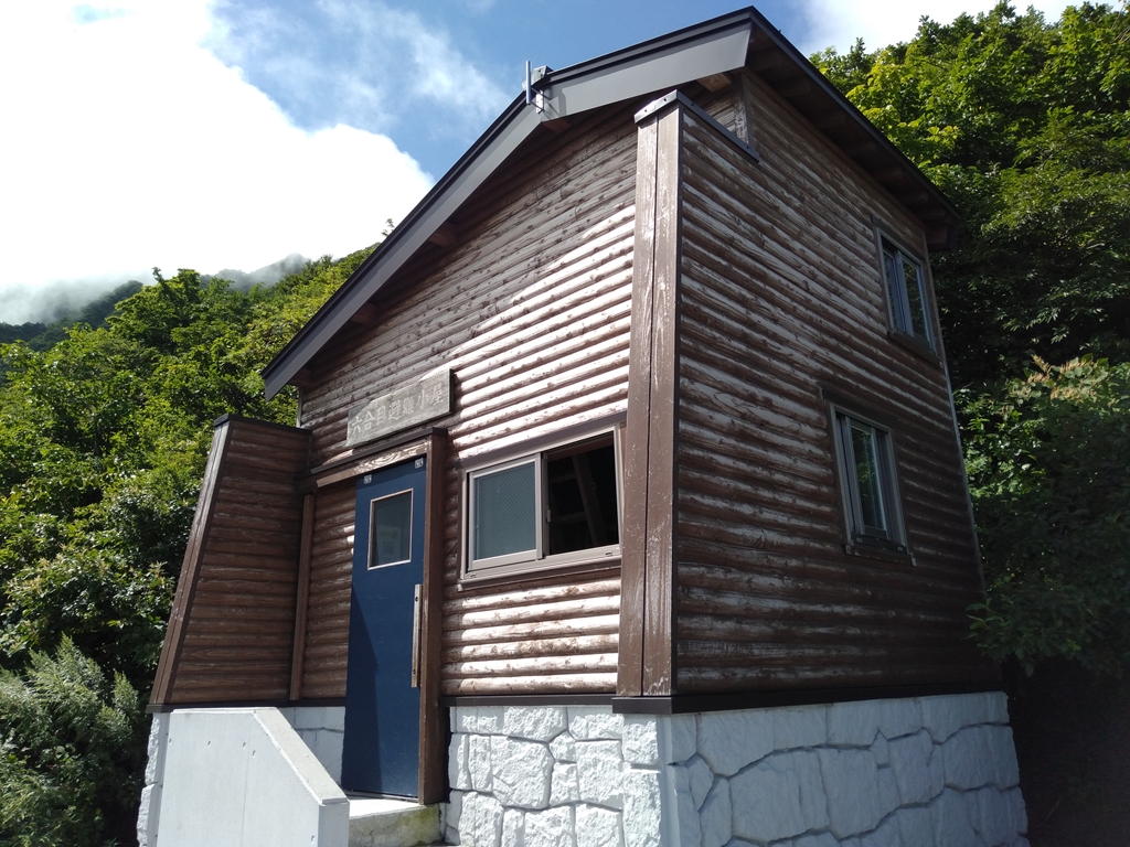 6合目 避難小屋