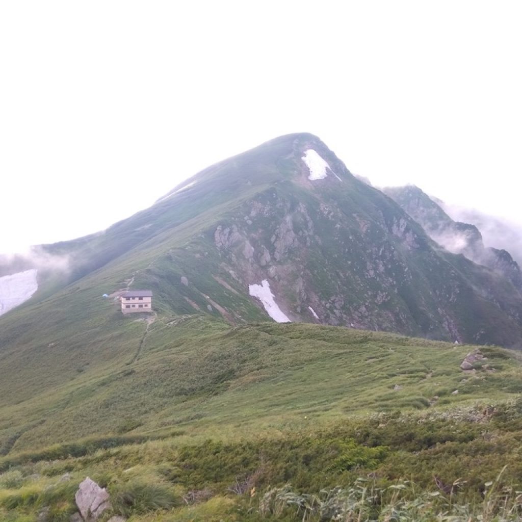 梅花皮岳から見た北股岳