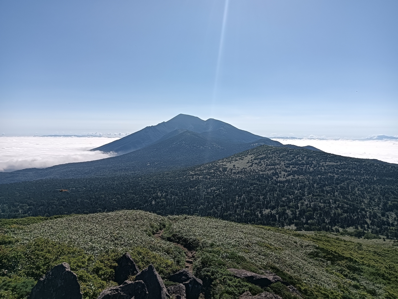 三ッ石山