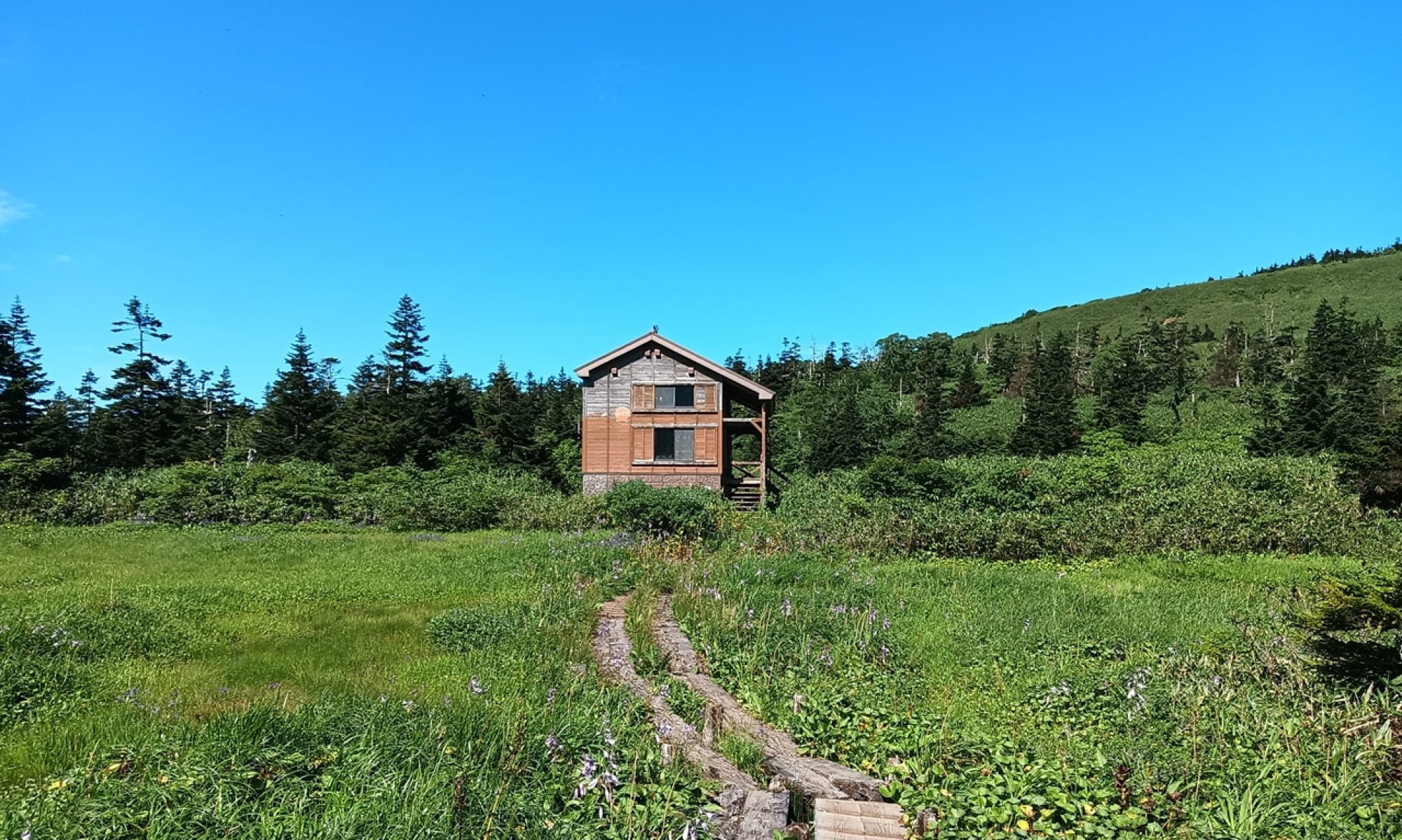 三ッ石山荘
