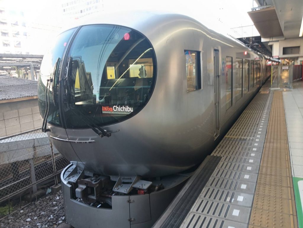 秩父 特急ラビュー