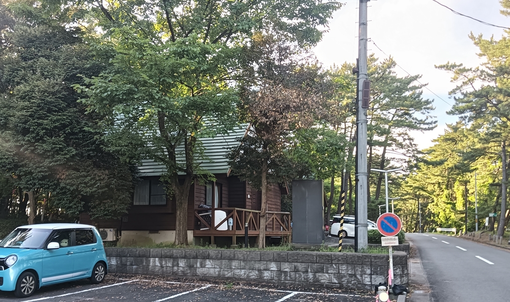 西浜キャンプ場のコテージ
