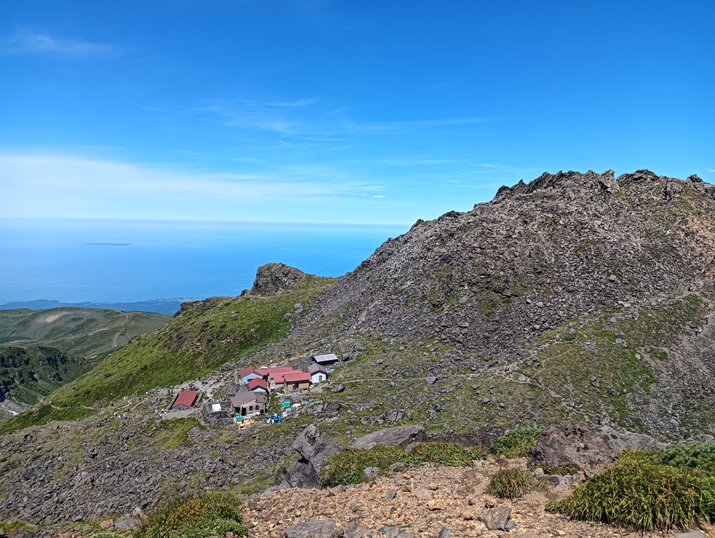 鳥海山 鳥海山大物忌神社と新山