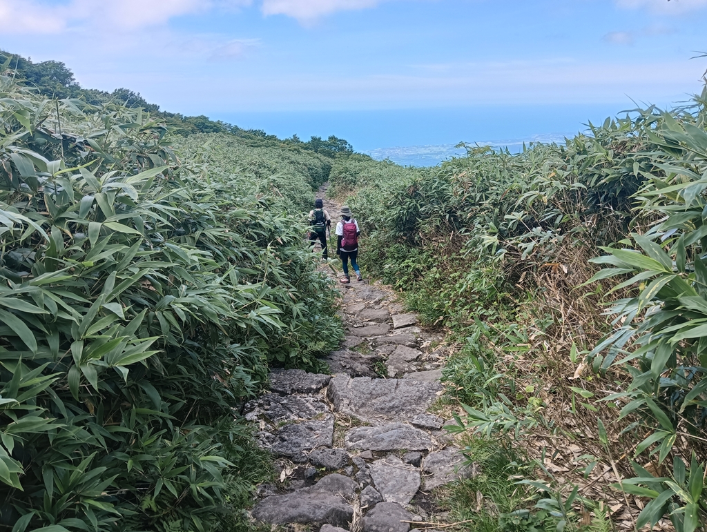 鳥海山 象潟口ルートを下山