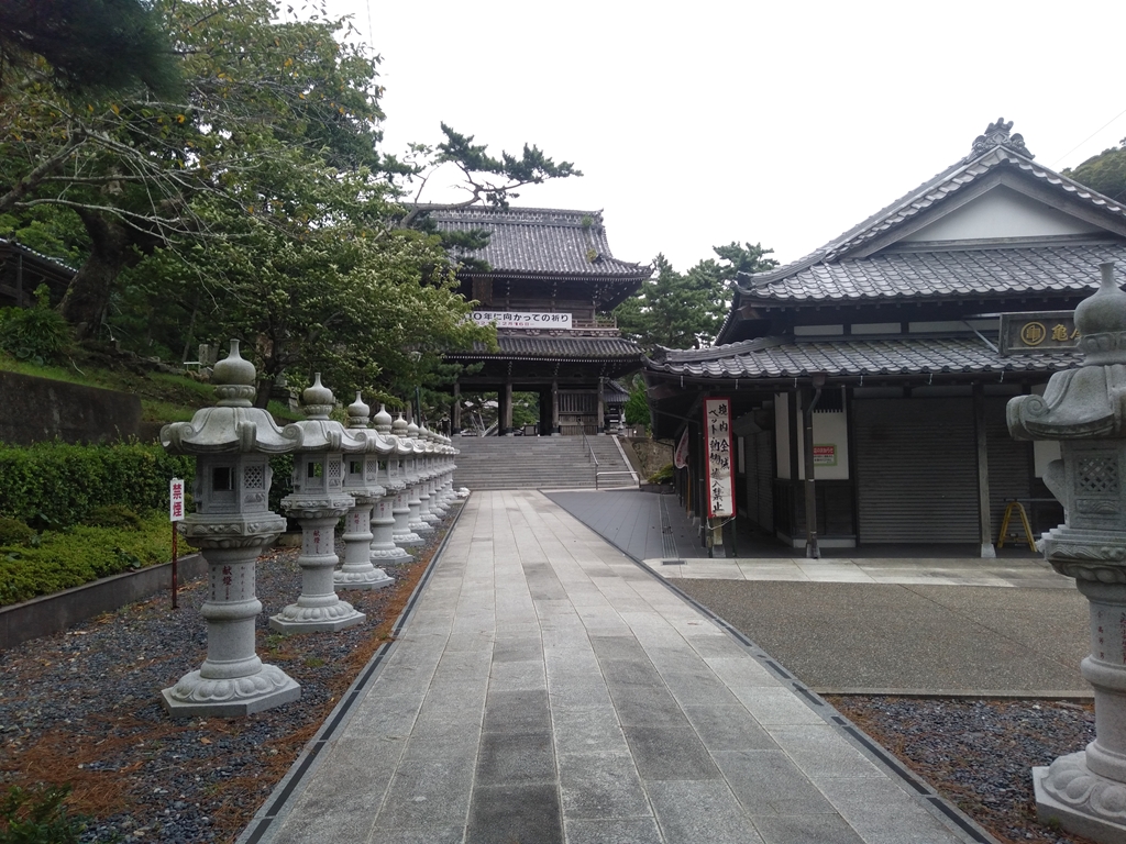 日蓮宗の大本山 「小湊山誕生寺」
