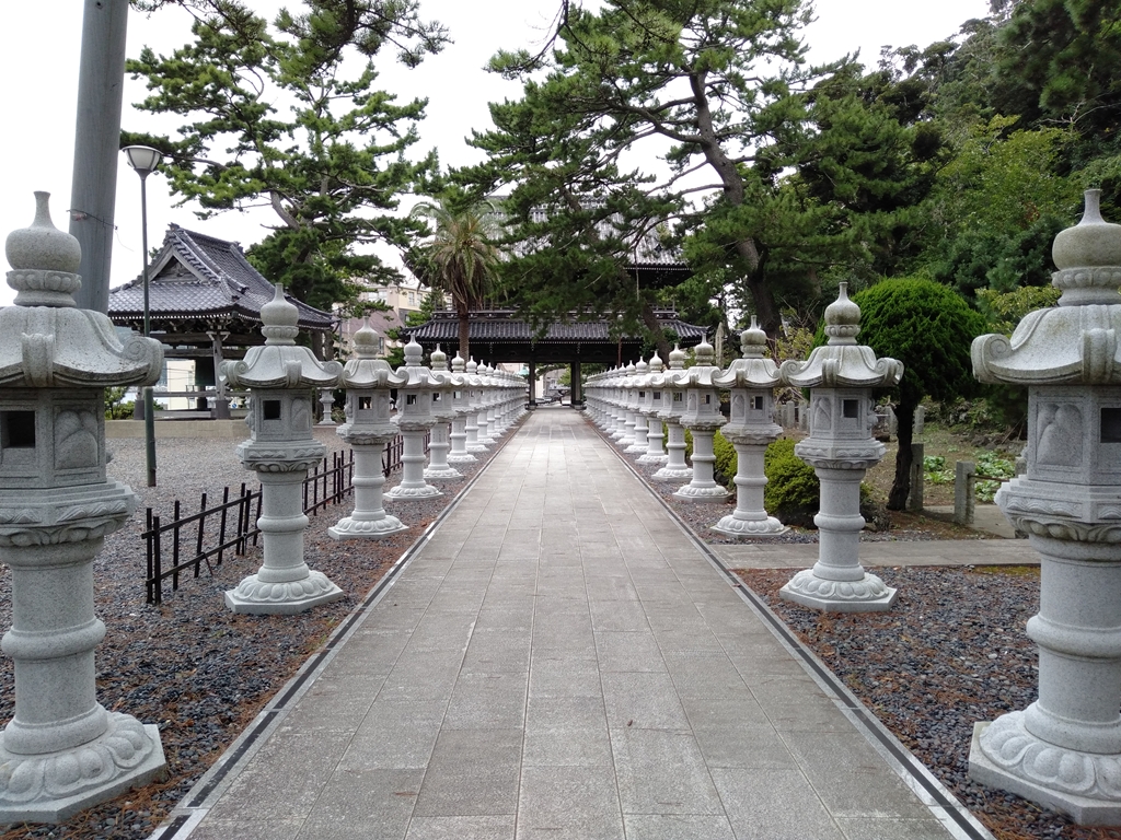 日蓮宗の大本山 「小湊山誕生寺」
